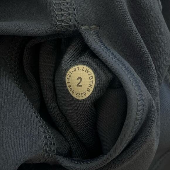 Lululemon high rise align shorts water drop blue 2 - Picture 7 of 8